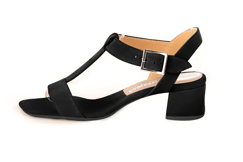 Matt black women's fully open sandals, with an instep strap. Square toe. Low flare heels. Profile view - Florence KOOIJMAN